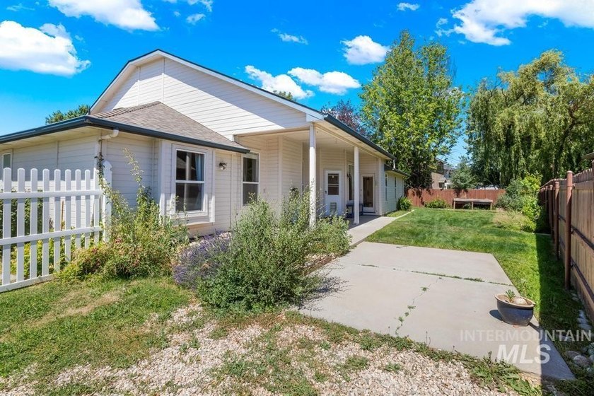 Great Meridian Location just off Franklin and Linder. 4 bedroom - photo 37