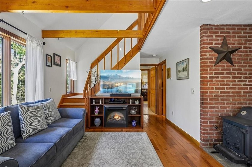 Discover the charm and potential of 320 Shannock Road in - photo 10