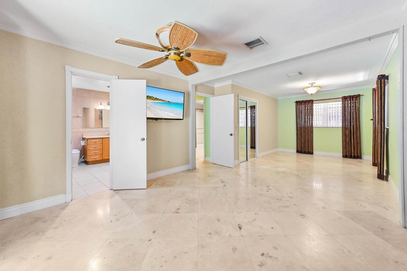 Mid-Century Modern Perfection in the Heart of Wilton Manors! - photo 15
