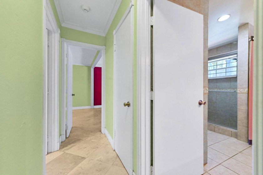 Mid-Century Modern Perfection in the Heart of Wilton Manors! - photo 18