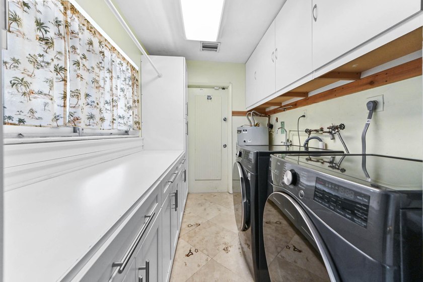 Mid-Century Modern Perfection in the Heart of Wilton Manors! - photo 21