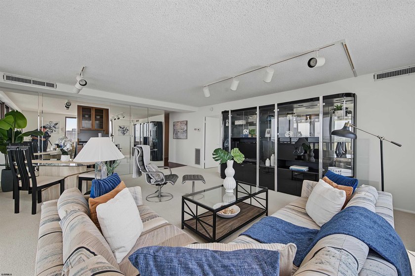 PENTHOUSE LIVING WITH STUNNING OCEAN, BAY, AND SUNSET VIEWS! - photo 8