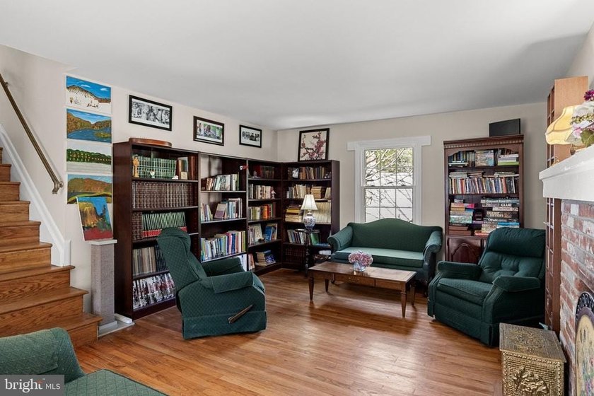 Welcome to this spacious 5-bedroom, 2.5-bath home nestled in the - photo 8