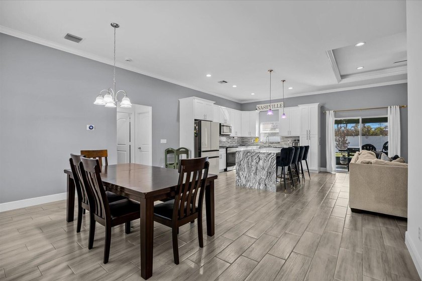 NO HOA! LIKE NEW! Built in 2023, this beautifully upgraded 4-bed - photo 6