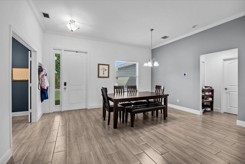 NO HOA! LIKE NEW! Built in 2023, this beautifully upgraded 4-bed - photo 7