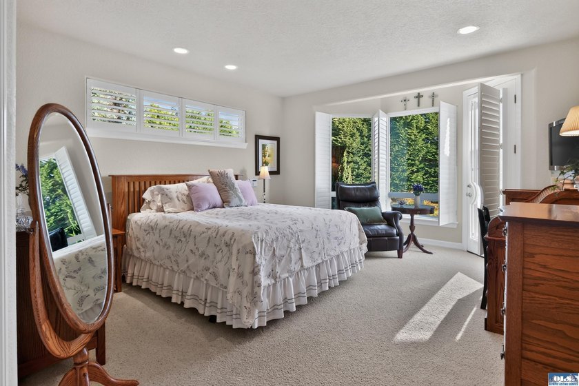 Experience refined Northwest living in this meticulously - photo 25