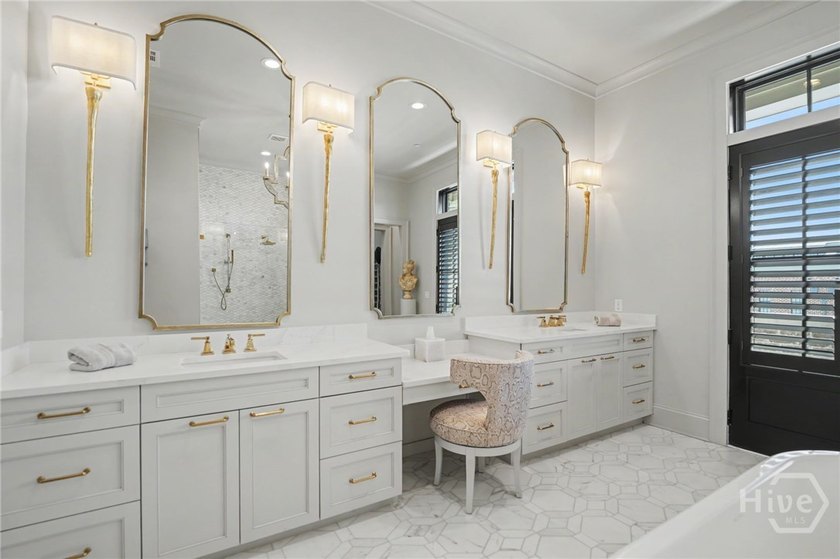Incredible opportunity to own a completely customized - photo 30