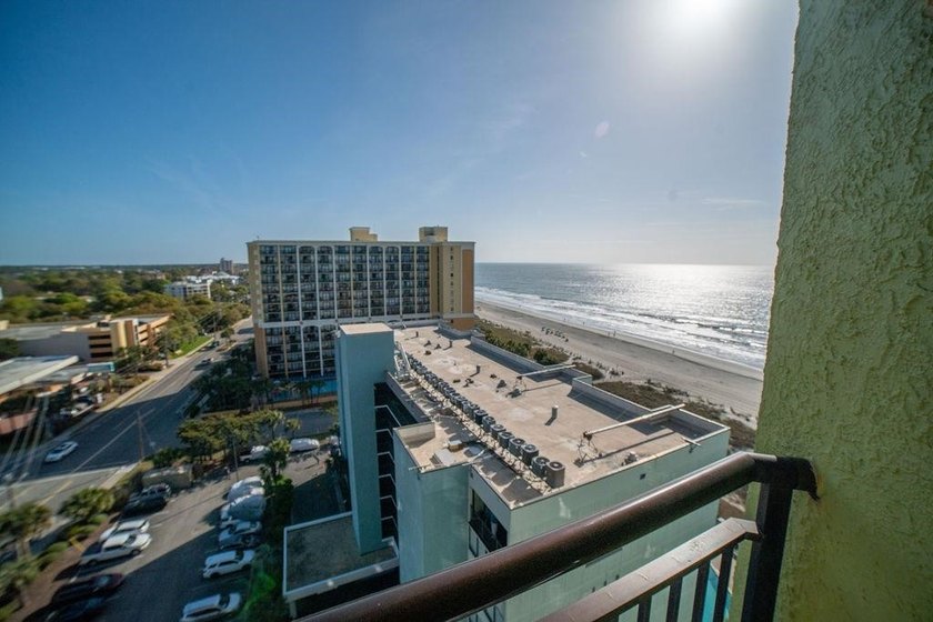 Welcome to this one-bedroom condo with excellent ocean views up - photo 5