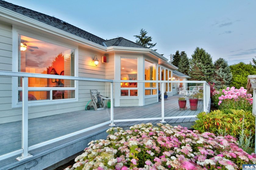 Experience refined Northwest living in this meticulously - photo 43