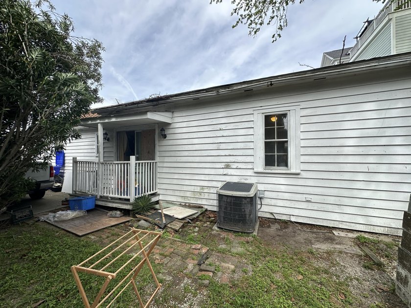 Opportunity knocks at 227 Fishburne Street! This home is - photo 3