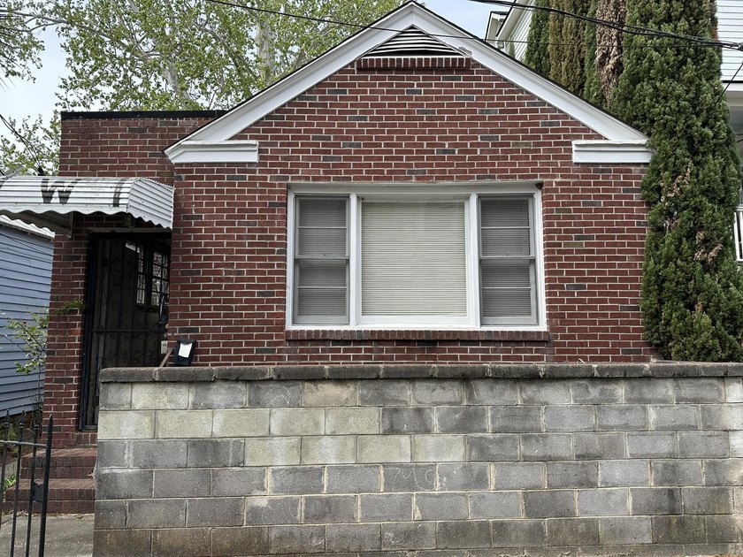Opportunity awaits at 3 Woodall Court! This gutted home is ready - photo 3