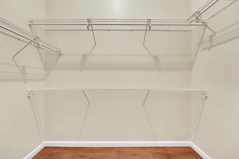 * * *Spacious 4-bedroom plus Den and Flex Room (that could - photo 21