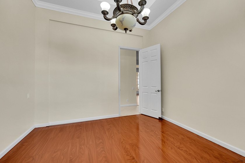 * * *Spacious 4-bedroom plus Den and Flex Room (that could - photo 23