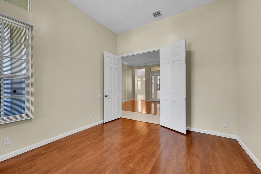 * * *Spacious 4-bedroom plus Den and Flex Room (that could - photo 25