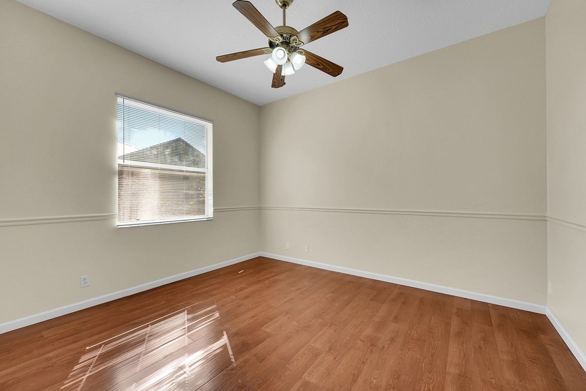 * * *Spacious 4-bedroom plus Den and Flex Room (that could - photo 32