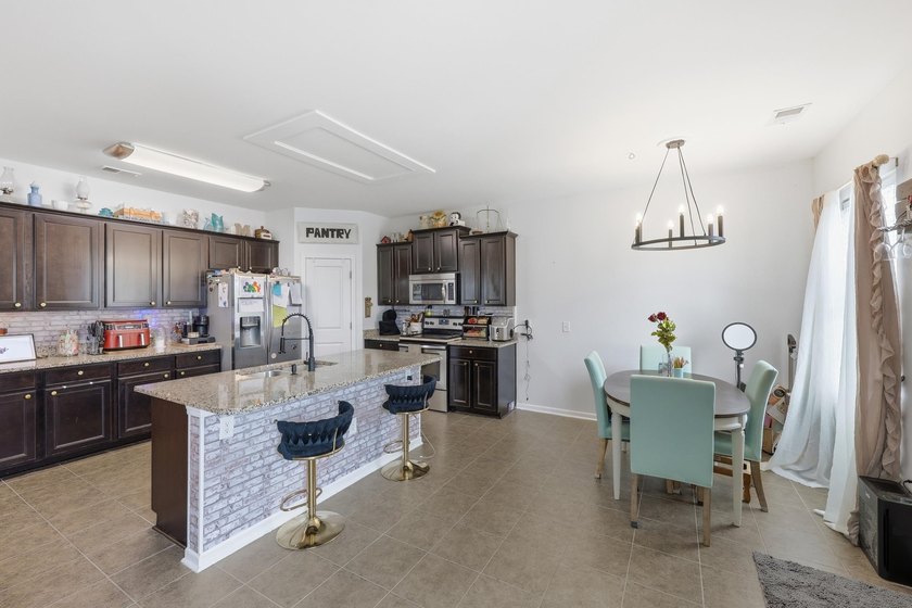 Listed below Appraisal value! Credit to buyer offered at closing - photo 7
