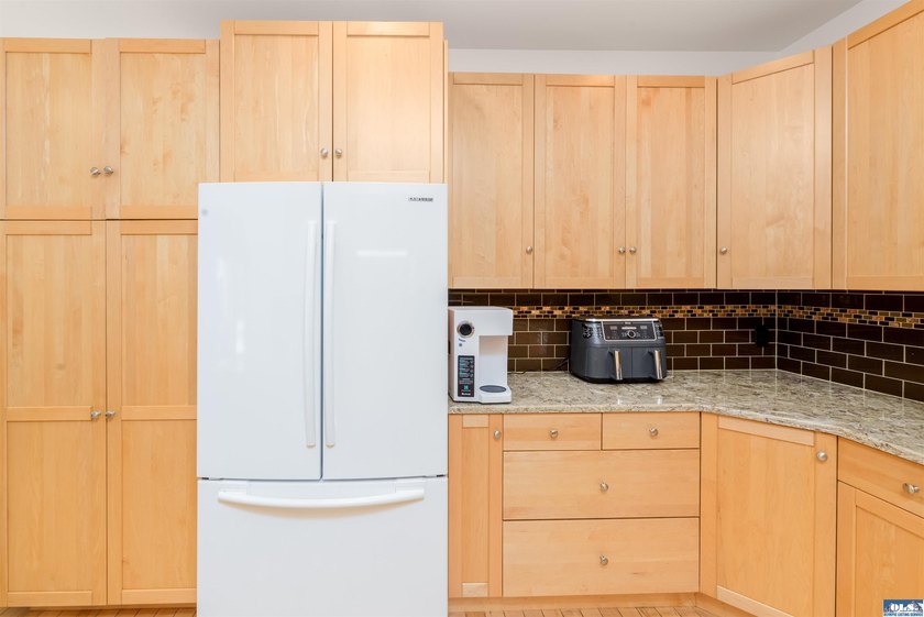 Quintessential Sequim home with beautiful architecture and - photo 13