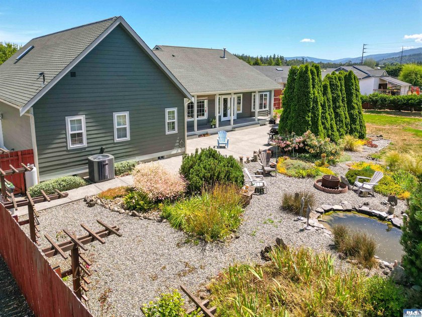 Quintessential Sequim home with beautiful architecture and - photo 36