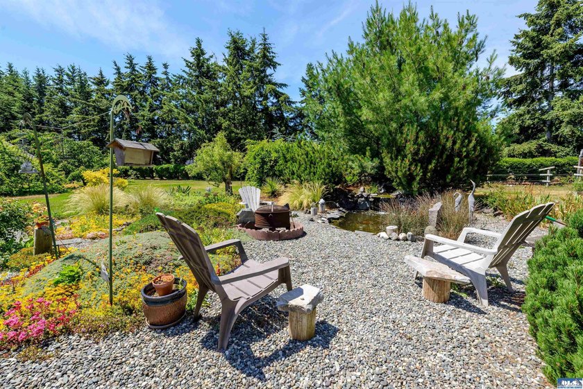 Quintessential Sequim home with beautiful architecture and - photo 39