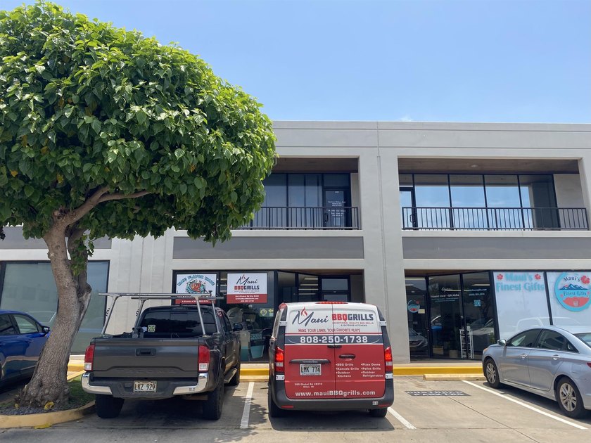 Business Only! Maui BBQ Grills and Outdoor Kitchens sells high - photo 2