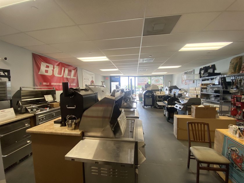 Business Only! Maui BBQ Grills and Outdoor Kitchens sells high - photo 4