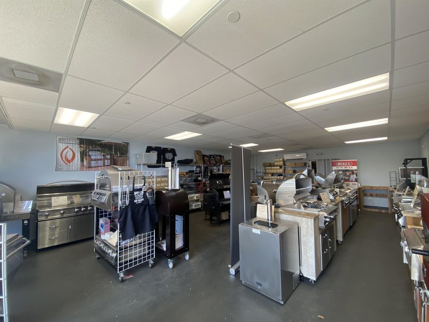 Business Only! Maui BBQ Grills and Outdoor Kitchens sells high - photo 5