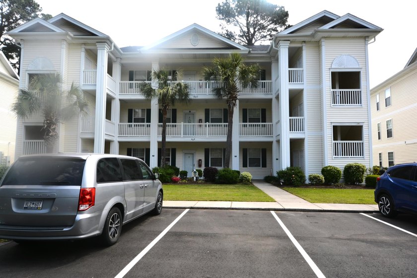 Nice 2 bedroom 2 bath unit updated 2 years ago with new carpet - photo 3