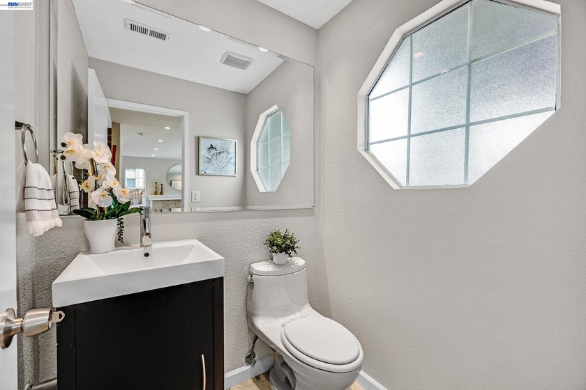 Gorgeous CA Terrace Park home in desirable Niles area! This move - photo 11