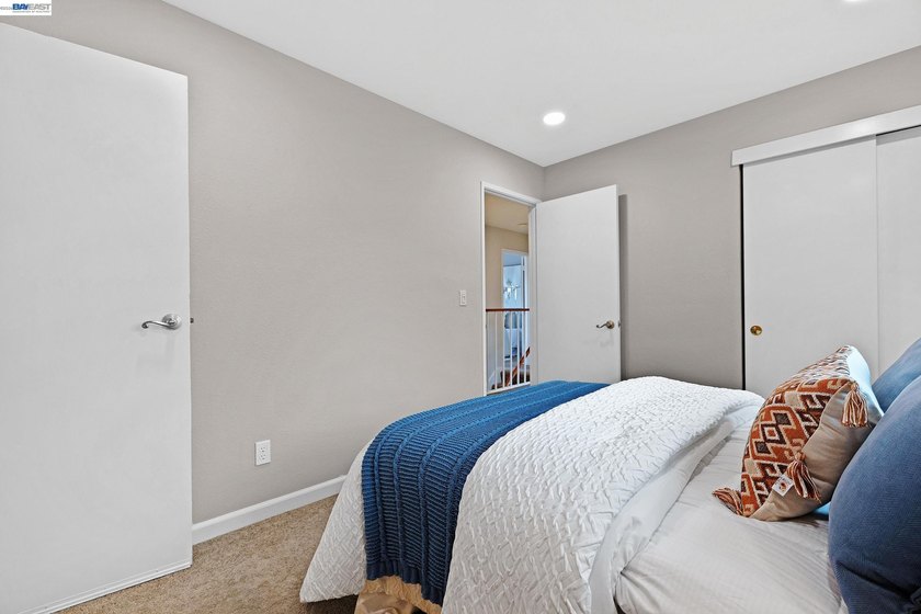 Gorgeous CA Terrace Park home in desirable Niles area! This move - photo 18