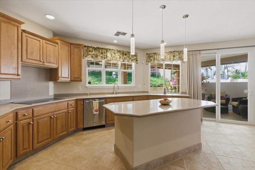 Welcome home to this impeccably maintained, turn-key residence - photo 10