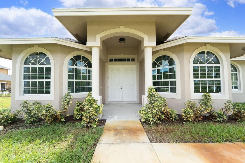 Brand-new CBS construction in desirable Paar Estates No - photo 2