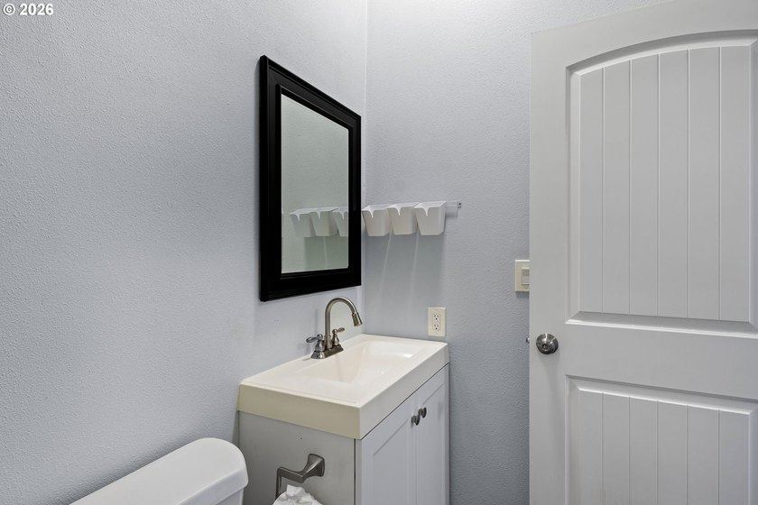 Cute 3 bed/2 bath a third of a mile to Barview Wayside Beach - photo 27
