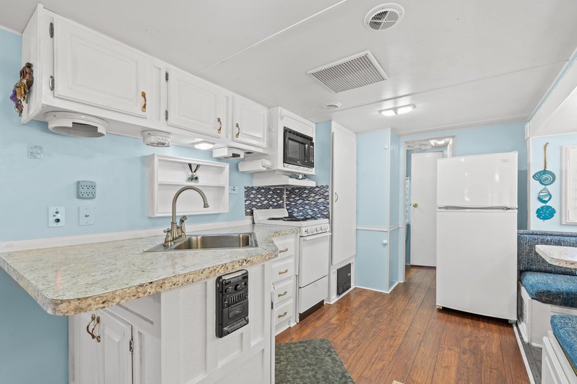 Welcome to your coastal getaway in Apache Campground! This - photo 5