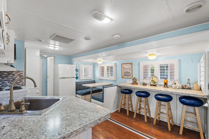 Welcome to your coastal getaway in Apache Campground! This - photo 6