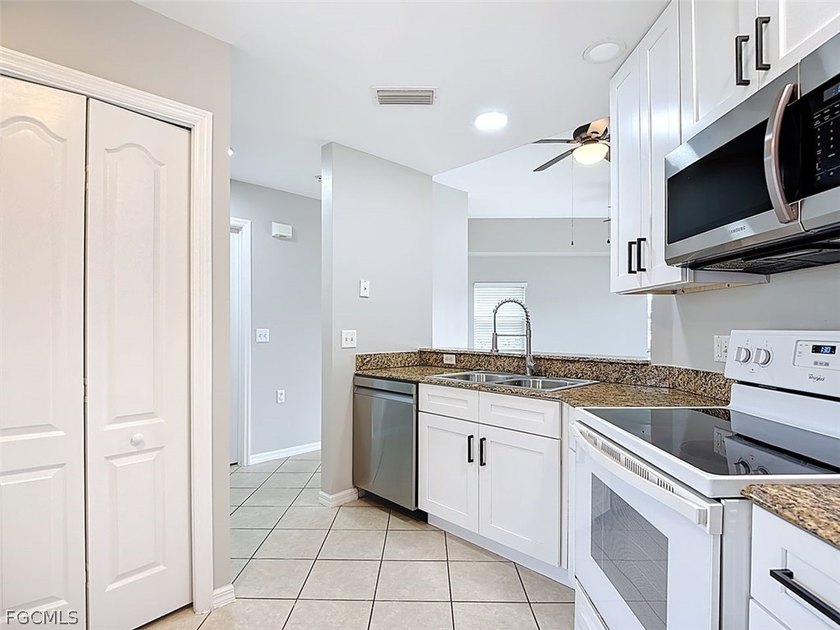 Lakeview Home in Desirable Gateway - First Floor, No Stairs! - photo 2