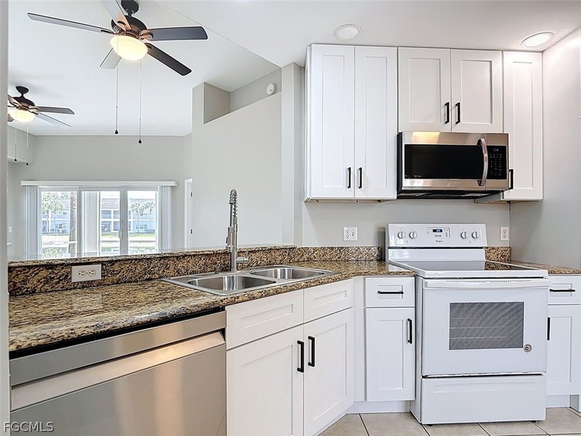 Lakeview Home in Desirable Gateway - First Floor, No Stairs! - photo 4