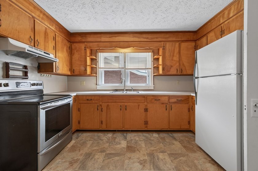 Welcome to this charming cottage nestled in the heart of Fries - photo 15