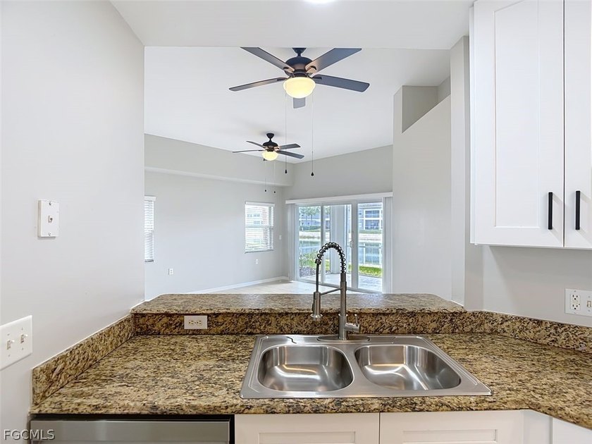 Lakeview Home in Desirable Gateway - First Floor, No Stairs! - photo 6