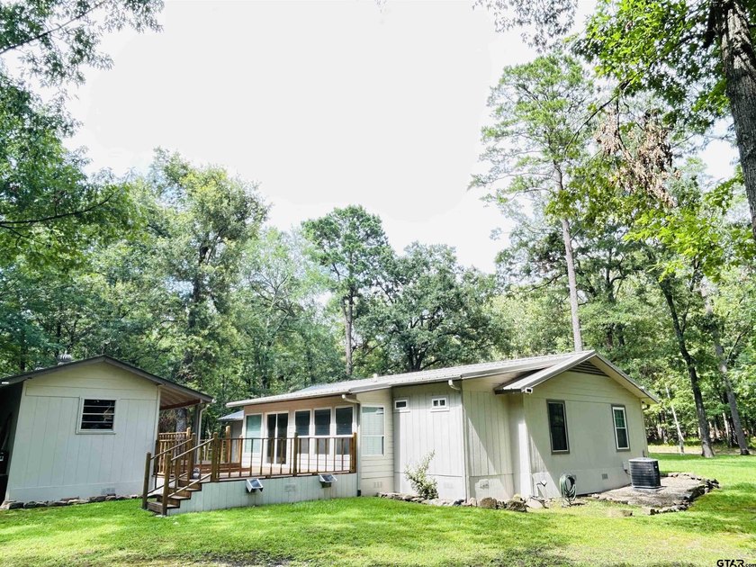 Charming Lake Community Retreat Just One Block from Beautiful - photo 6