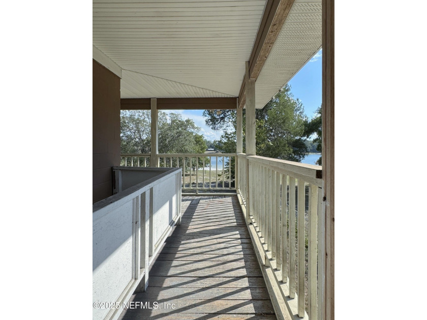 Lakefront retreat on Silver Lake just outside the quaint town of - photo 18