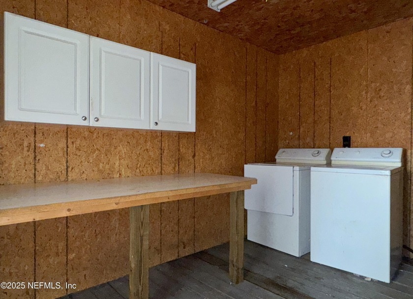 Lakefront retreat on Silver Lake just outside the quaint town of - photo 27
