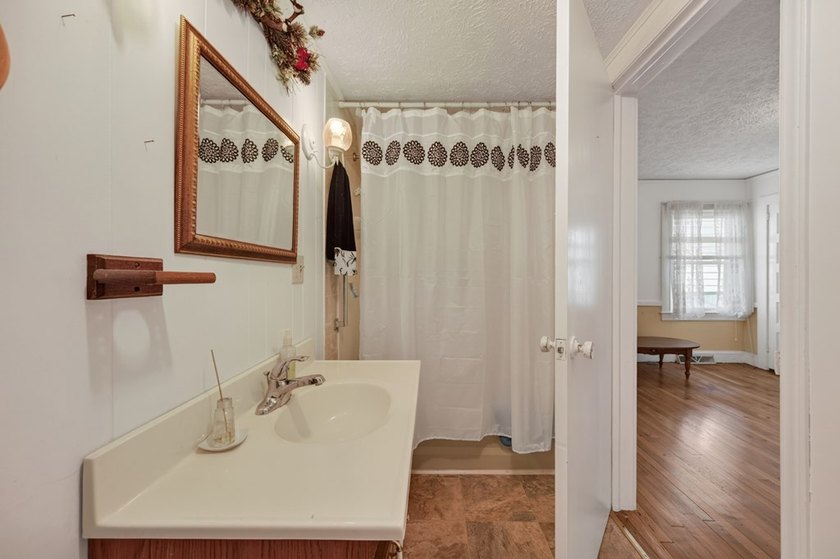 Welcome to this charming cottage nestled in the heart of Fries - photo 27