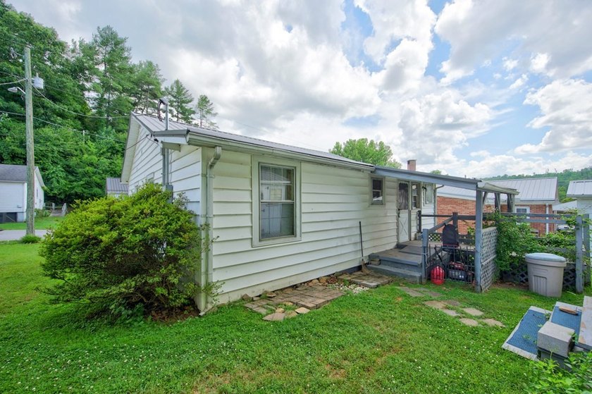 Welcome to this charming cottage nestled in the heart of Fries - photo 40