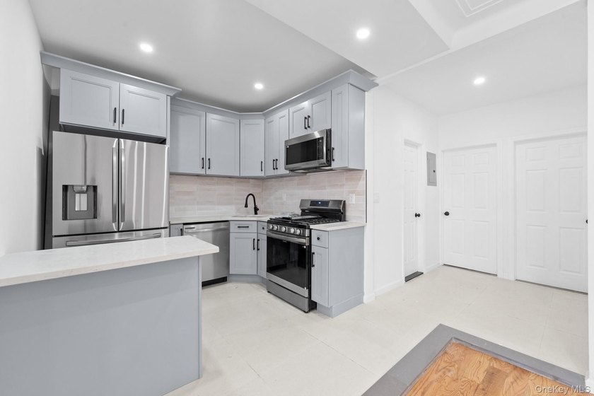 Experience modern living at its finest in this stunning newly - photo 3