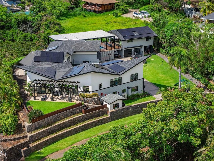 Welcome to the Resort in Maui Meadows - an extraordinary private - photo 2