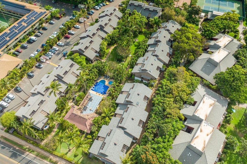 MOTIVATED TO SELL. Ground Floor. Garden Views. Right Across from - photo 2