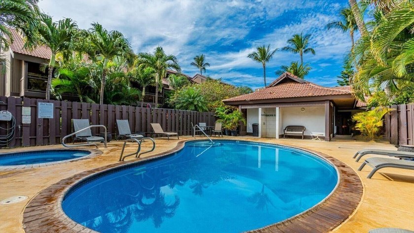 MOTIVATED TO SELL. Ground Floor. Garden Views. Right Across from - photo 3