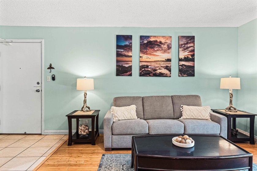 MOTIVATED TO SELL. Ground Floor. Garden Views. Right Across from - photo 7