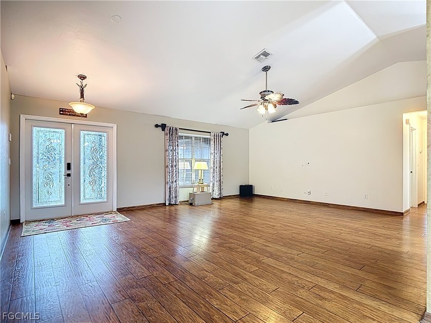 Reduced! This highly sought after SW Cape Coral 3-bedroom 2 bath - photo 4