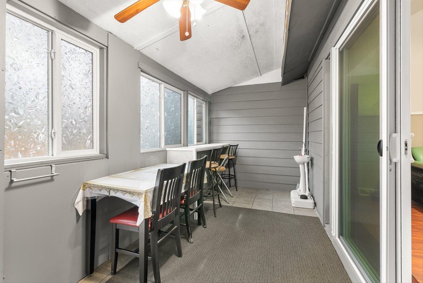 Welcome to this beautiful 4-bedroom townhouse offering plenty of - photo 31